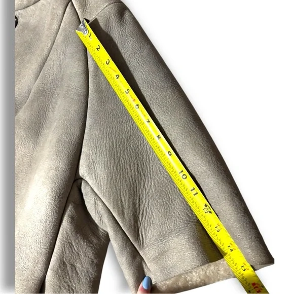 Hache Vintage Genuine Italian Leather Elegant Cream Women's Cape Coat - Picture 14 of 16